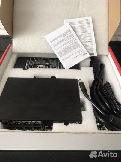 Коммутатор на 8 портов Dahua DH-PFS3110-8ET-96