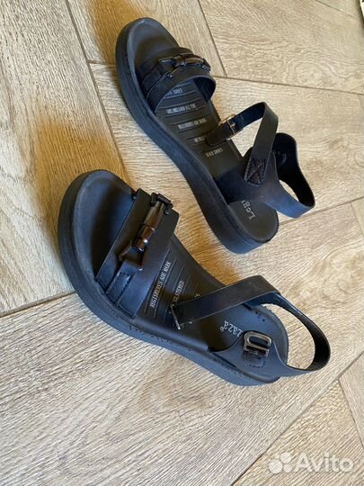 Босоножки 38