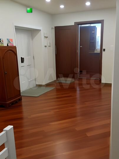 Аренда офиса 196 м² в офисно-торговом центре Мадек