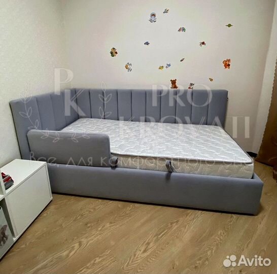 Детская кровать с мягкими бортиками