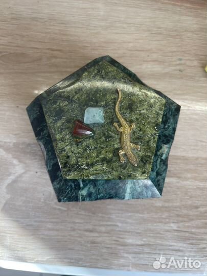 Малахитовая шкатулка