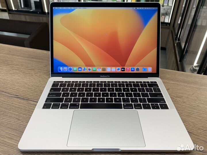 Apple MacBook Pro 13” Retina (2017) i5 2.3ghz 8gb