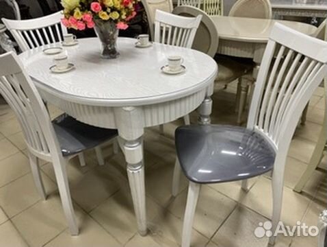 Стол белый со стульями.столы стулья