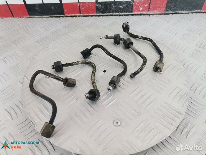 Трубка топливная Peugeot 406 рест. 2000 1570J7