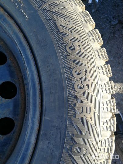 R16 Gislaved Nord Frost 200 215/65, PCD 5x114.3 DIA 66.1