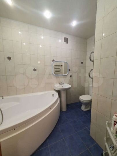 1-к. квартира, 42 м², 4/10 эт.