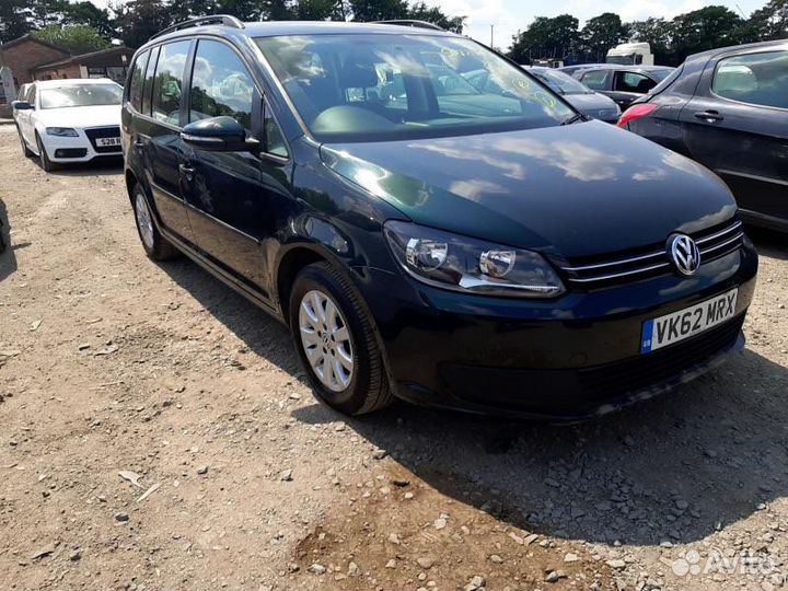 В разборе Volkswagen Touran 2012 год