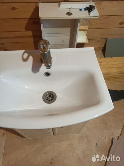 Тумба для ванной и шкафчик