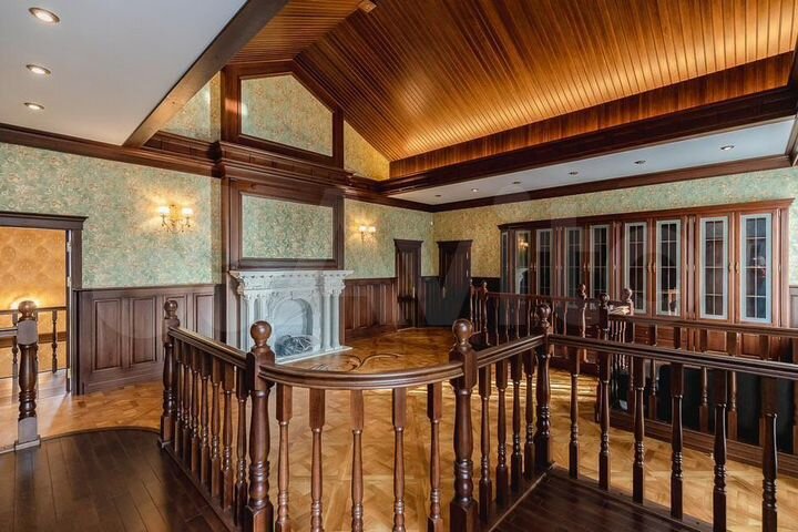 Дом 600 м² на участке 1,52 га