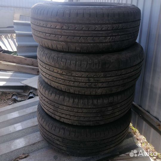 Goodyear EfficientGrip SUV 215/60 R17
