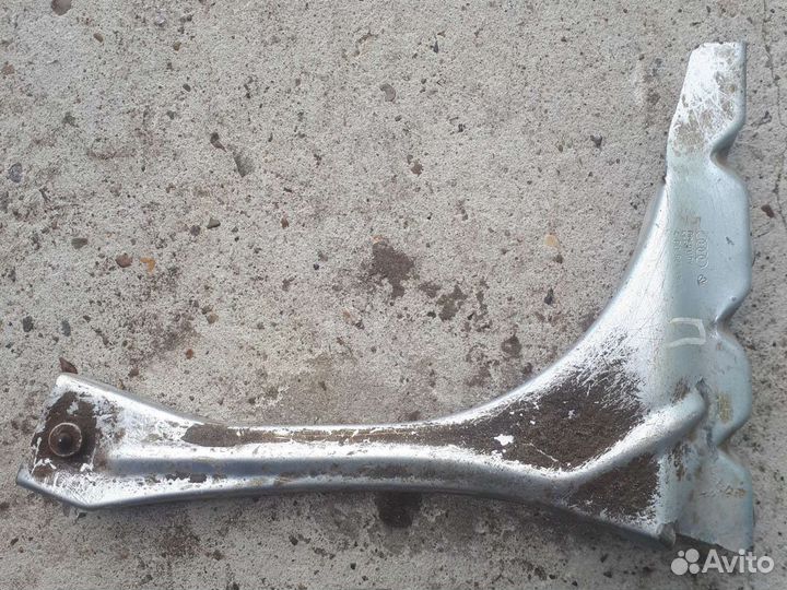 Кронштейн правого крыла ауди а6с5 audi a6c5