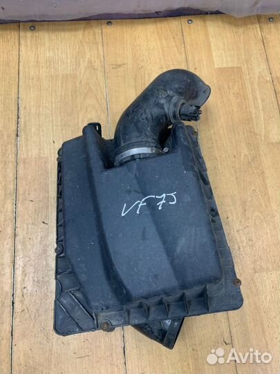 Корпус воздушного фильтра Opel Zafira B Z16XEP