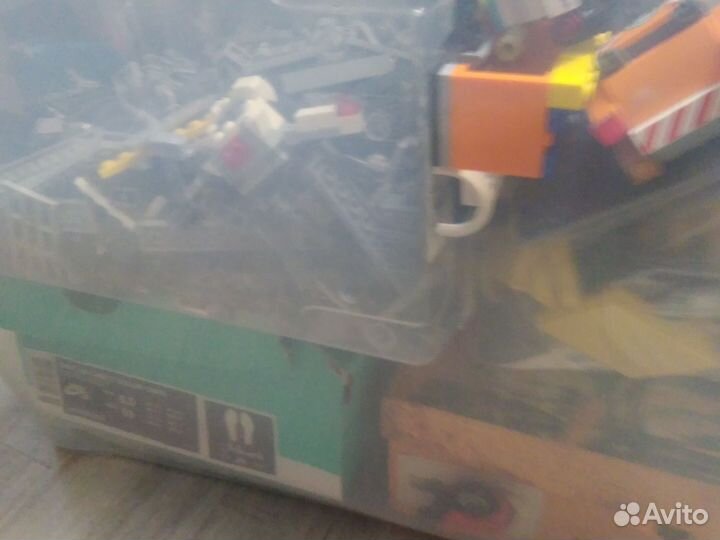 Lego в разобранном виде, более 16 конструкций