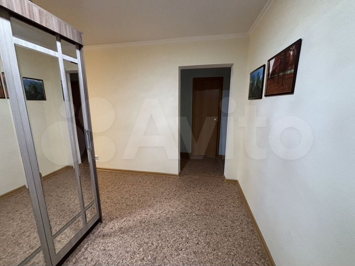 2-к. квартира, 64 м², 1/14 эт.