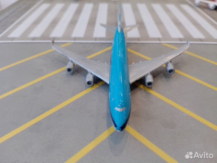 Самолёт Boeing 747 