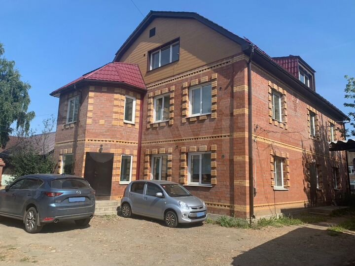 Коттедж 575 м² на участке 8 сот.