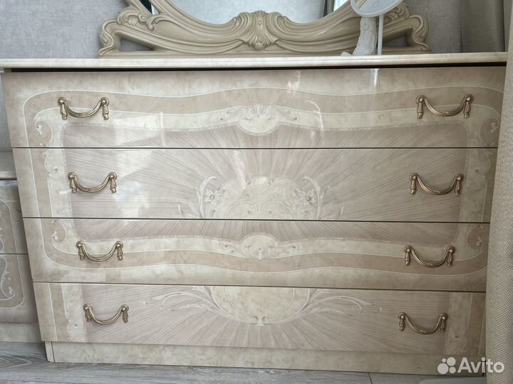 Спальный гарнитур