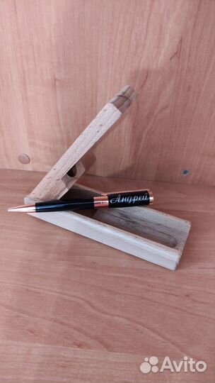 Подарочная ручка в футляре - подставке