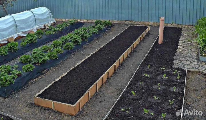 Чернозем в мешках и навоз