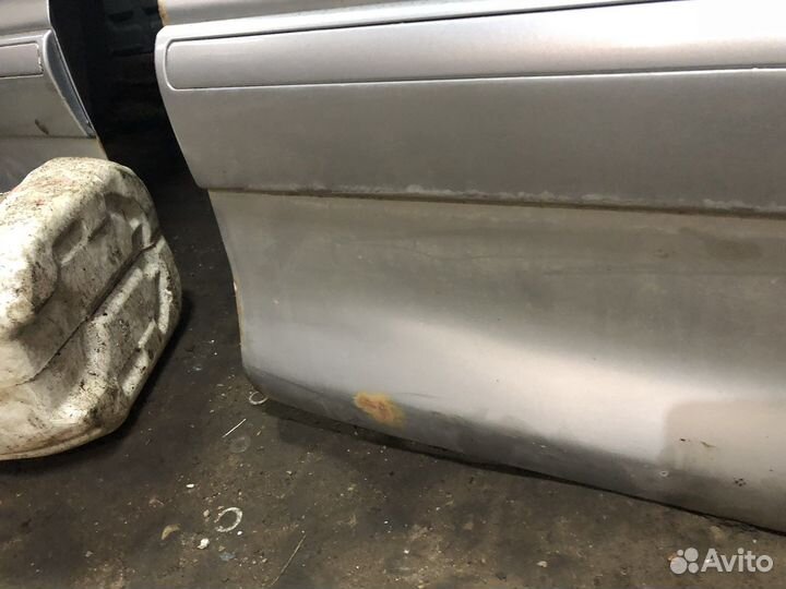 Дверь передняя правая Хендай Траджет