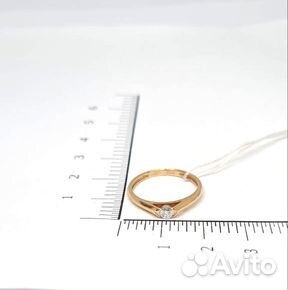 Кольцо с природным камнем Золото