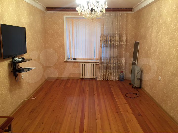 2-к. квартира, 54 м², 1/6 эт.