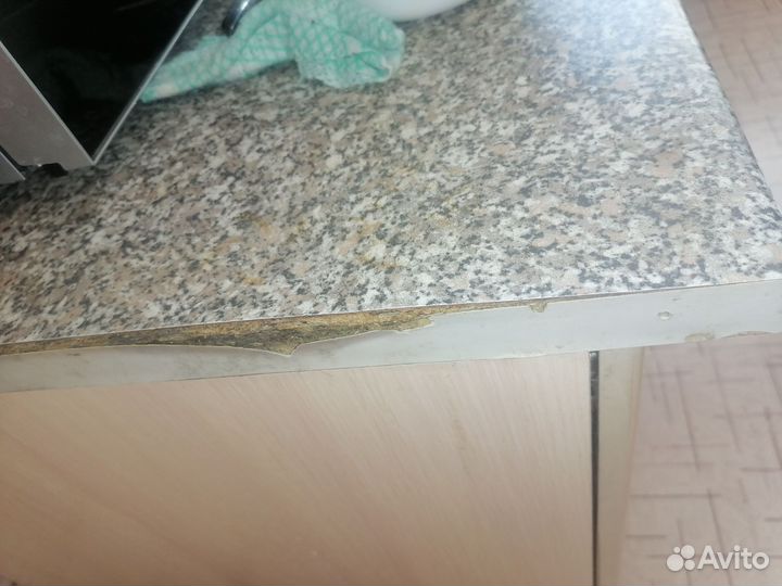 Стол тумбовый