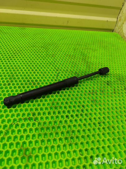 Упор крышки багажника Opel Astra H седан