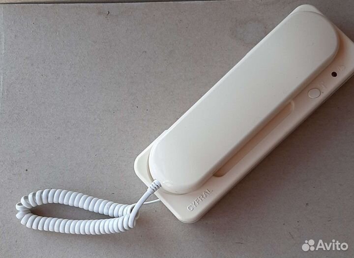 Телефон стационарный и трубка домофонная