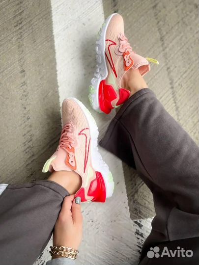 Кроссовки Nike React Vision Summit Pink