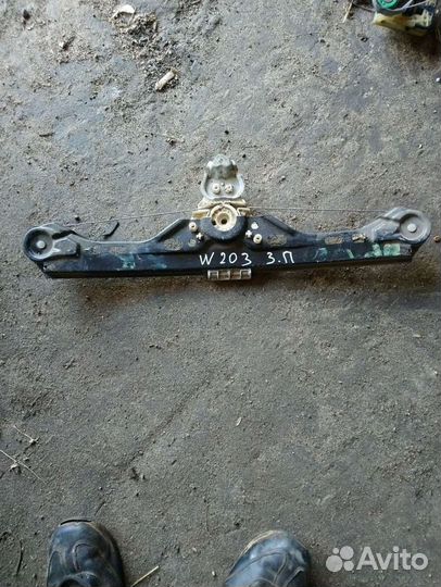 Стеклоподъемник задний правый mercedes w203