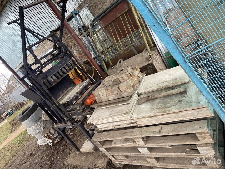 Станок по производству кирпича