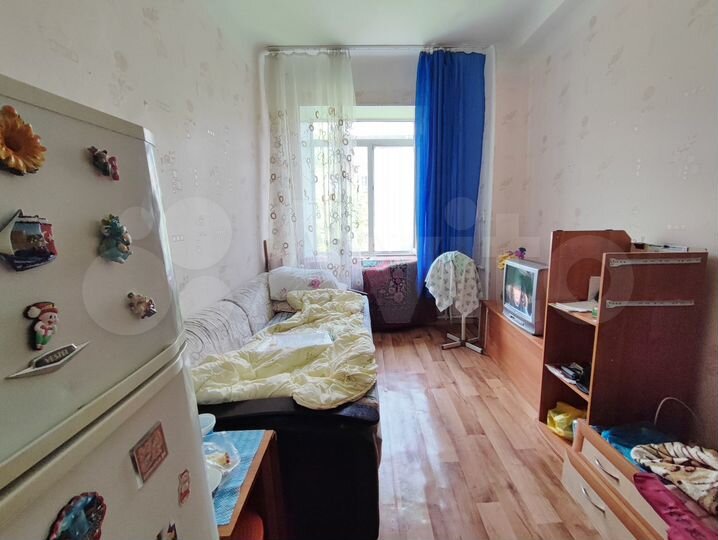 Комната 13 м² в 3-к., 2/4 эт.