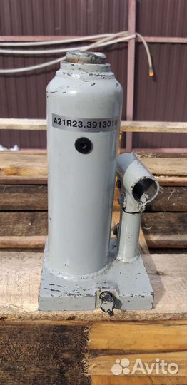 Домкрат гидравлический