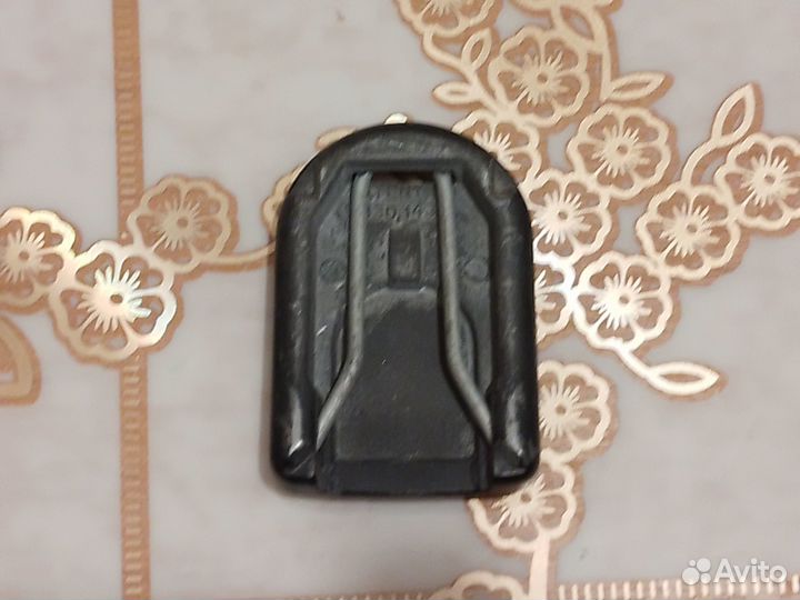 Крепление зеркала заднего вида RAV 4