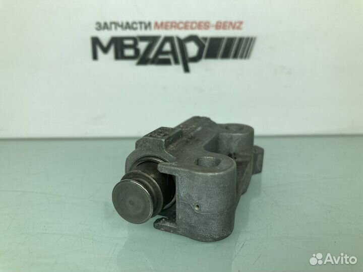 Натяжитель цепи грм правый m276 Mercedes