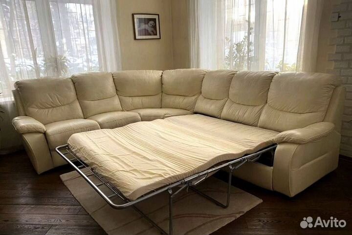 Угловой кожаный без дефектов диван б/у