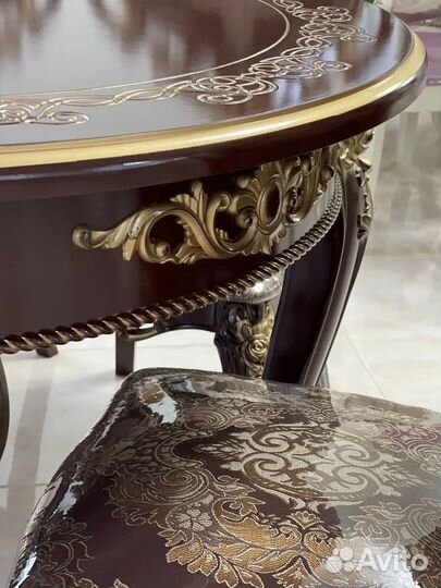 Столы и стулья