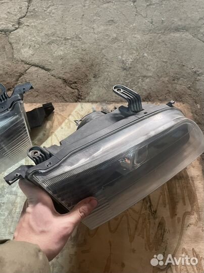 Фары с биксеноновыми линзами на Nissan Sunny