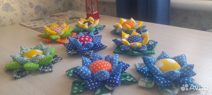 Игольницы Кувшинки в лоскутной (пэчворк) технике