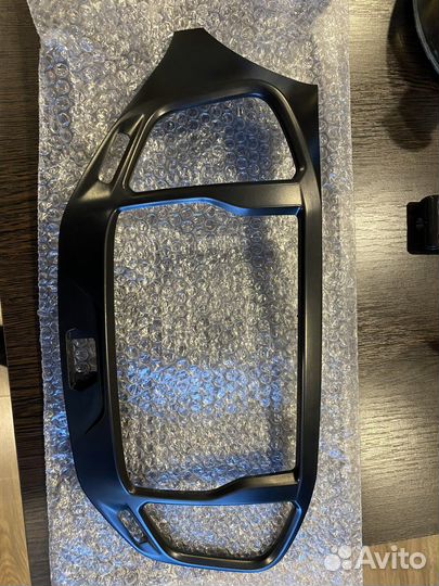 Продам магнитолу LADA Vesta