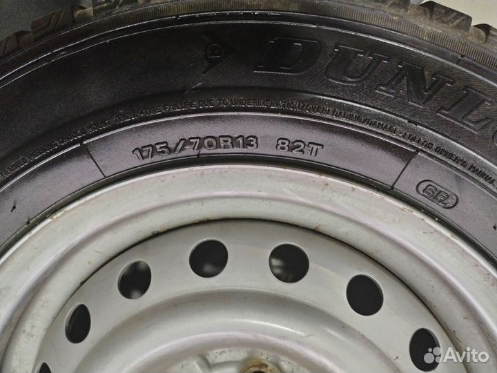 Dunlop SP Winter Ice 01 175/70 R13 82T