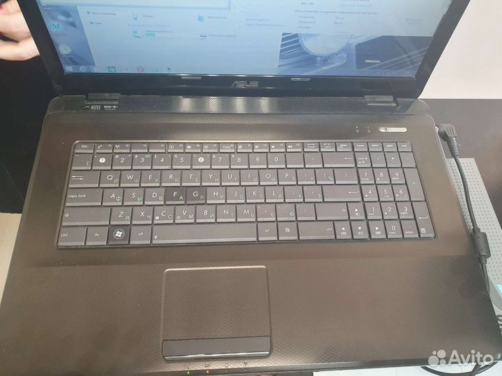 Ноутбук asus 17диаганаль озу 4гб /SSD 120GB