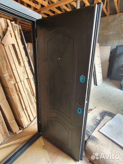 Входная дверь