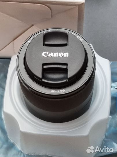 Объектив Canon EF-M 32mm f/1.4 STM