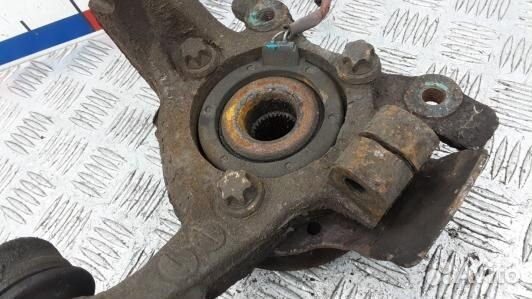 Ступица передняя левая opel zafira A (YBE10K901)