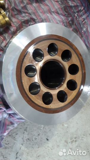 Редуктор хода экскаватора Liebherr R984С