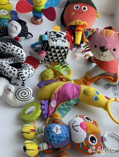 Игрушки огромным пакетом