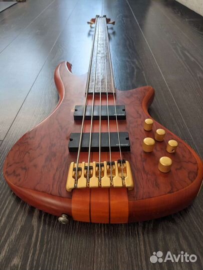 Бас гитара Schecter Stiletto Studio 5 безладовая