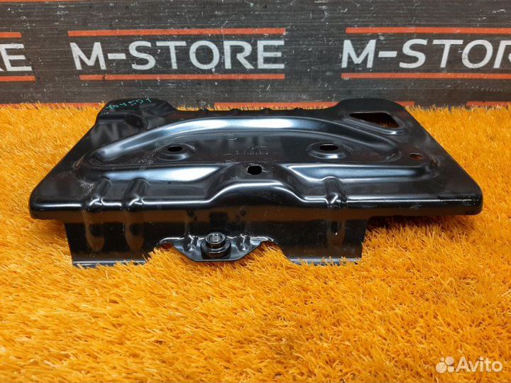 Крепление аккумулятора Mercedes-Benz E-Class W212